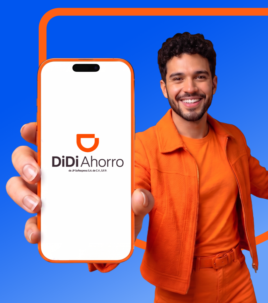Persona mostrando DiDi Ahorro